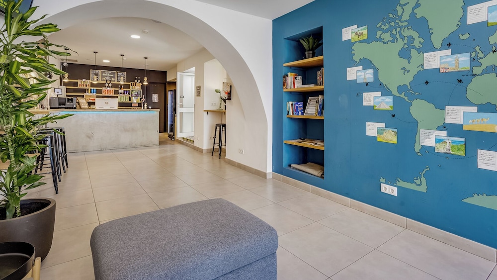 Hostellicious 10/61