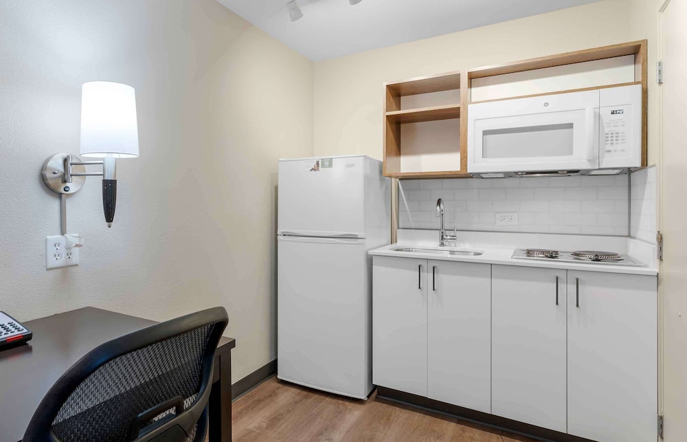 Extended Stay America Suites San Francisco San Mateo SFO 55/55