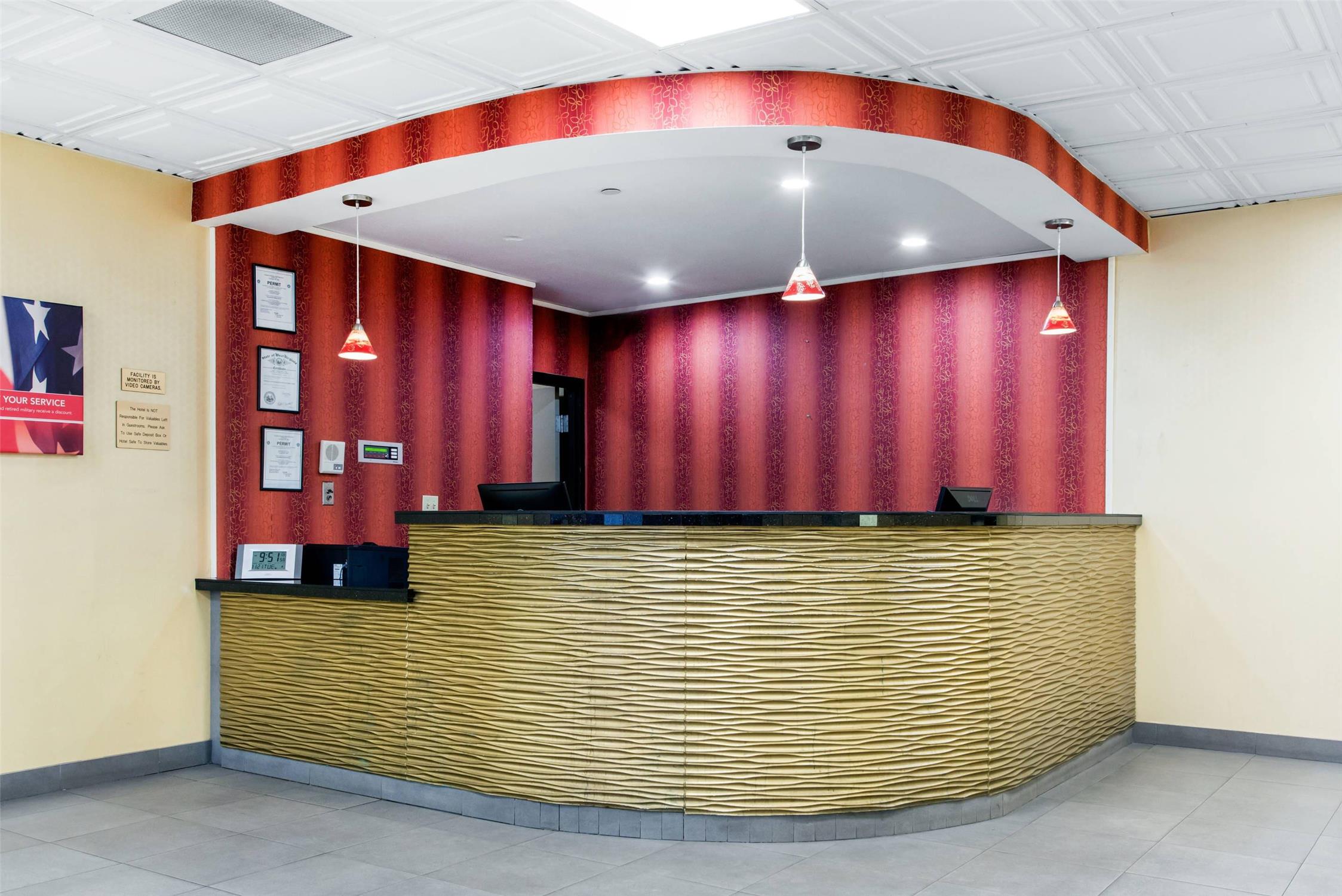 Quality Inn & Suites Charleston - Civic Center 11/28