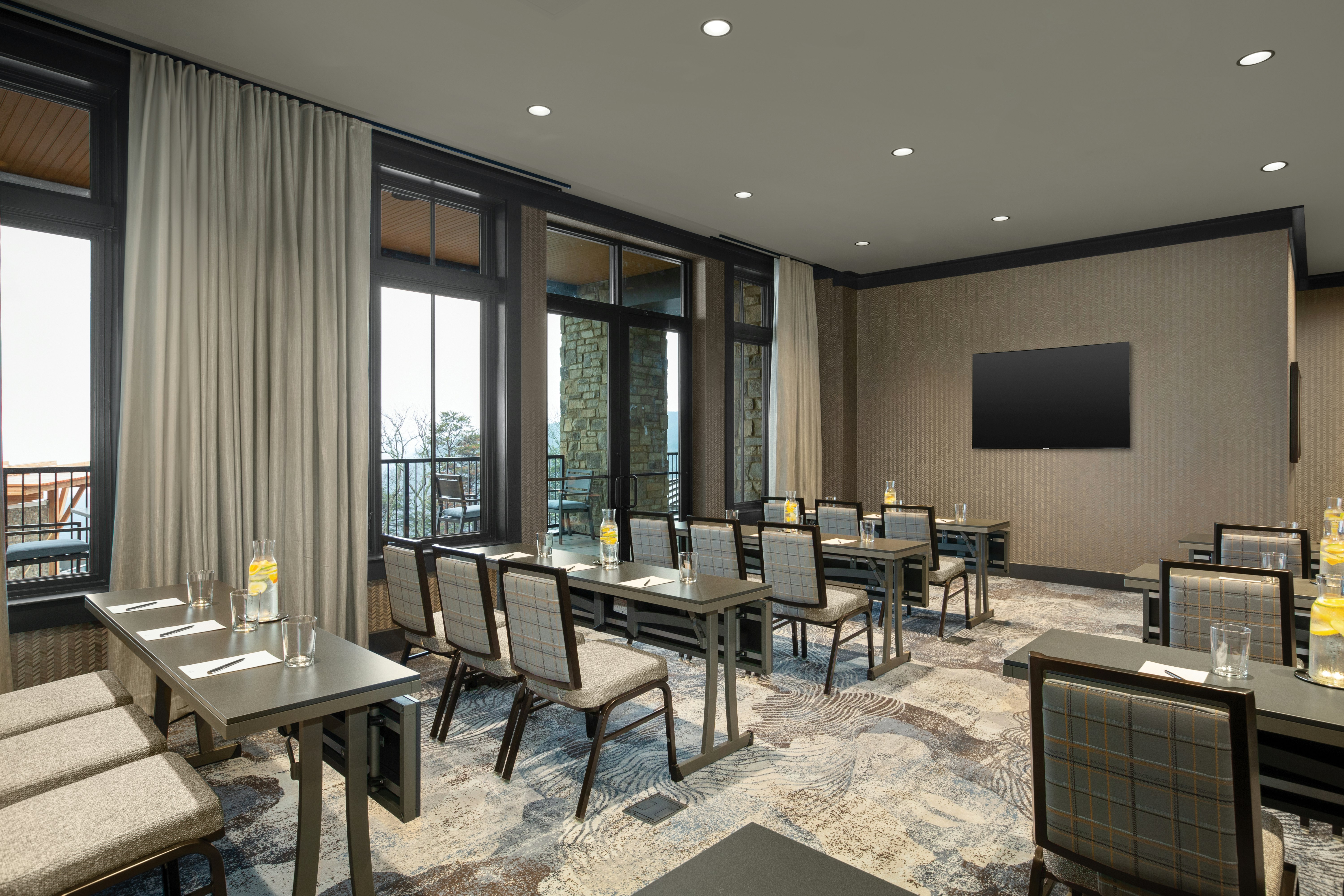 Cloudland at McLemore Resort Lookout Mountain, Curio Hilton 47/58