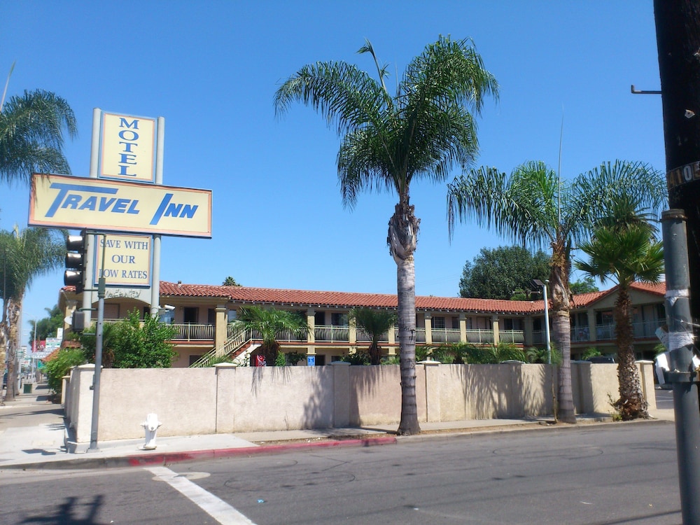 Santa Ana Travel Inn 1/40