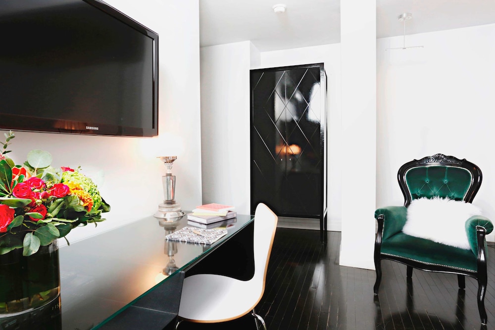 Hotel Chez Swann 63/72