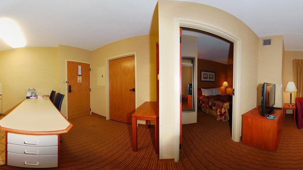 MainStay Suites of Lancaster County 18/42