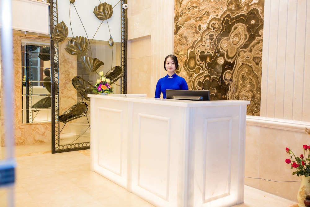 Little Hanoi Deluxe Hotel 2/55