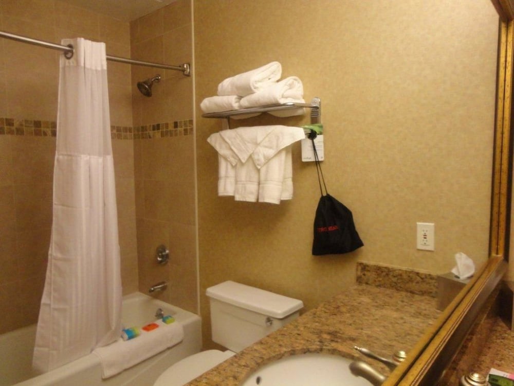 Hampton Inn Glendale Milwaukee, WI 39/42