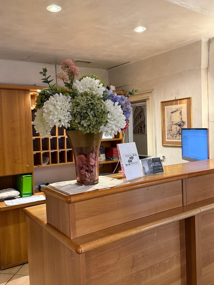 Hotel Julia 4/66