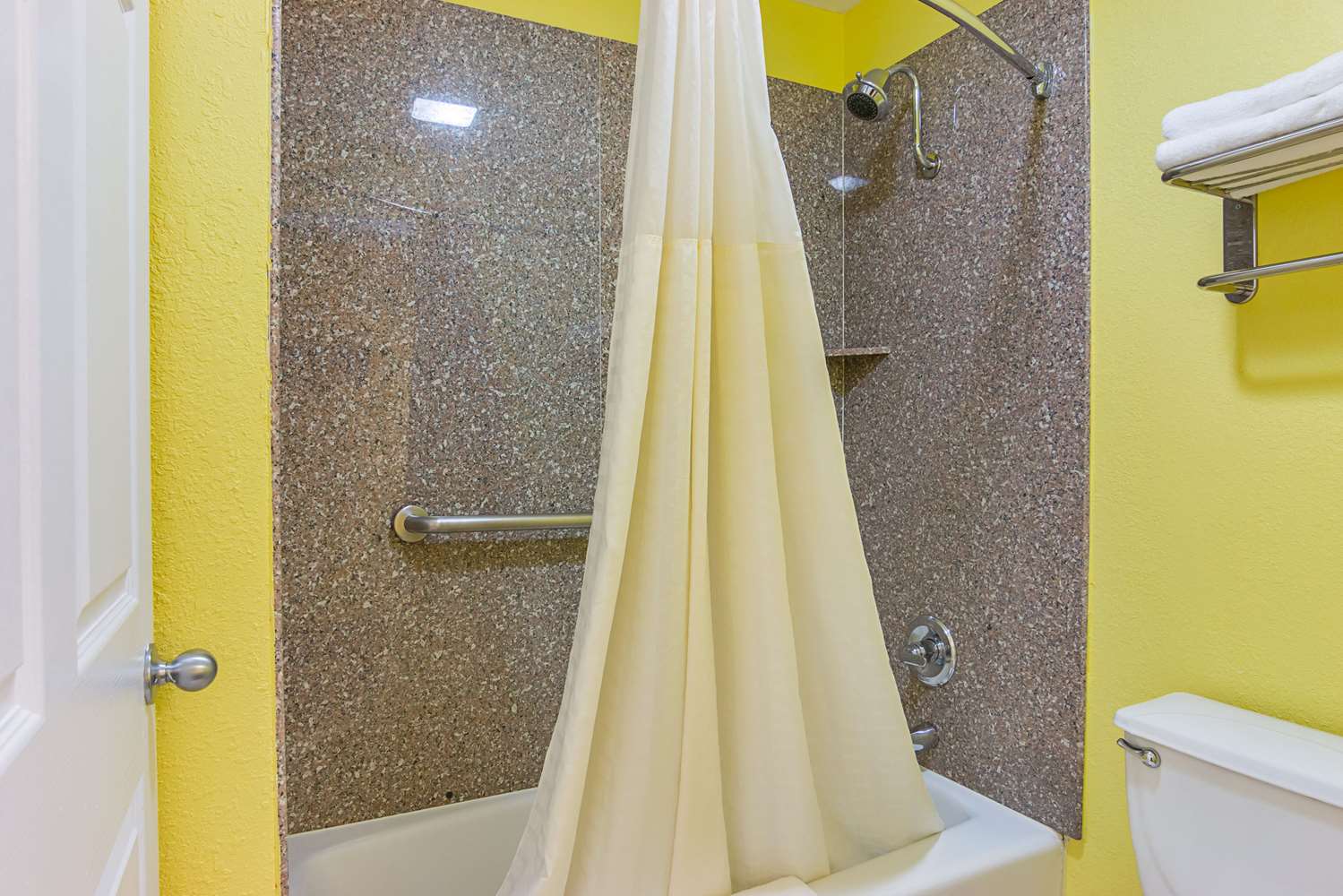 Quality Inn Carthage, TX 36/36