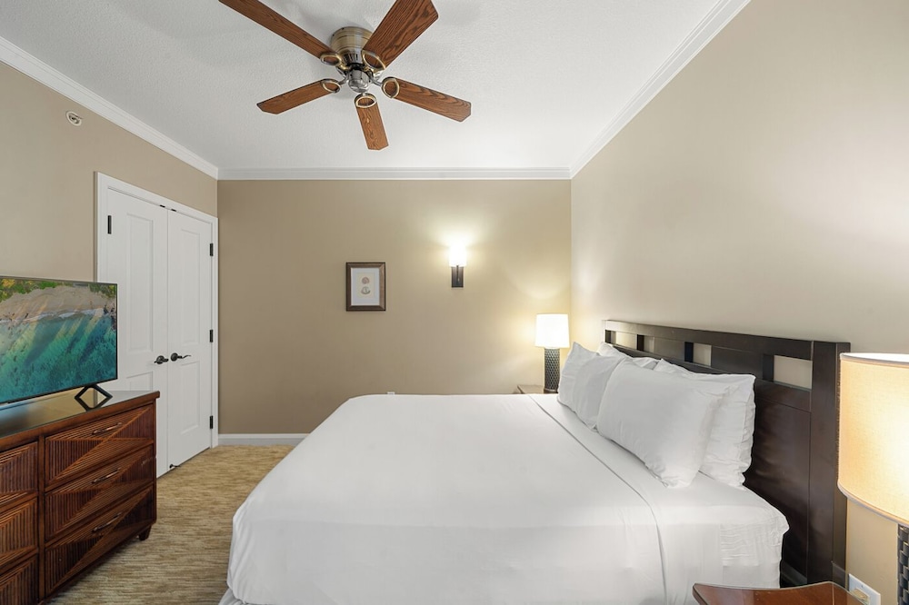 1 Bedroom, King Bed, 2 Sofa, Den، OUTRIGGER Honua Kai Resort & Spa 2/10