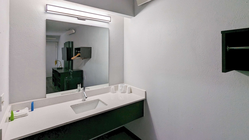 Motel6 Nashua, NH - South 50/55