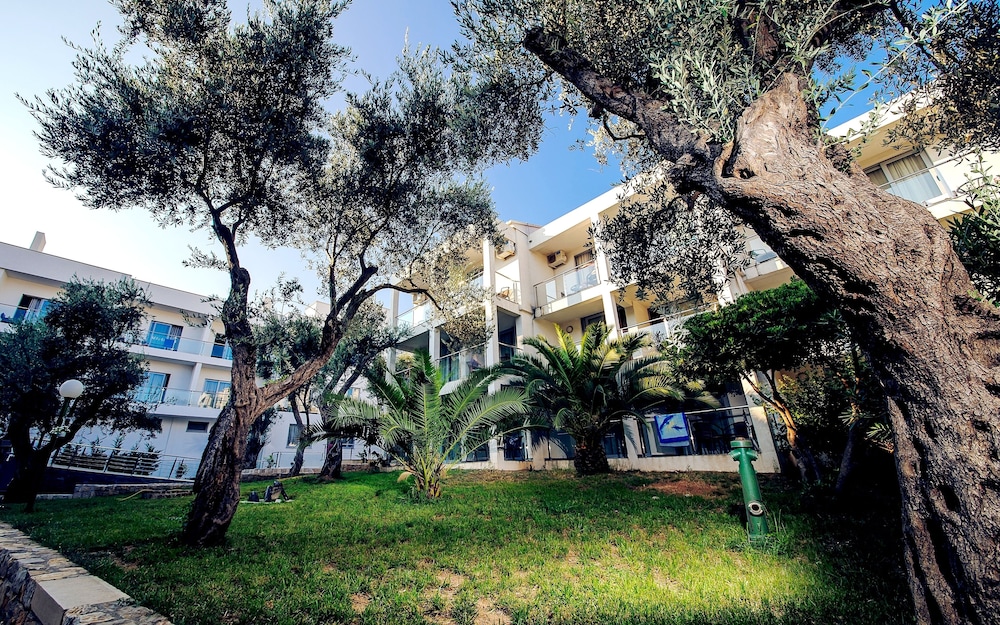 Vile Oliva Hotel 37/43