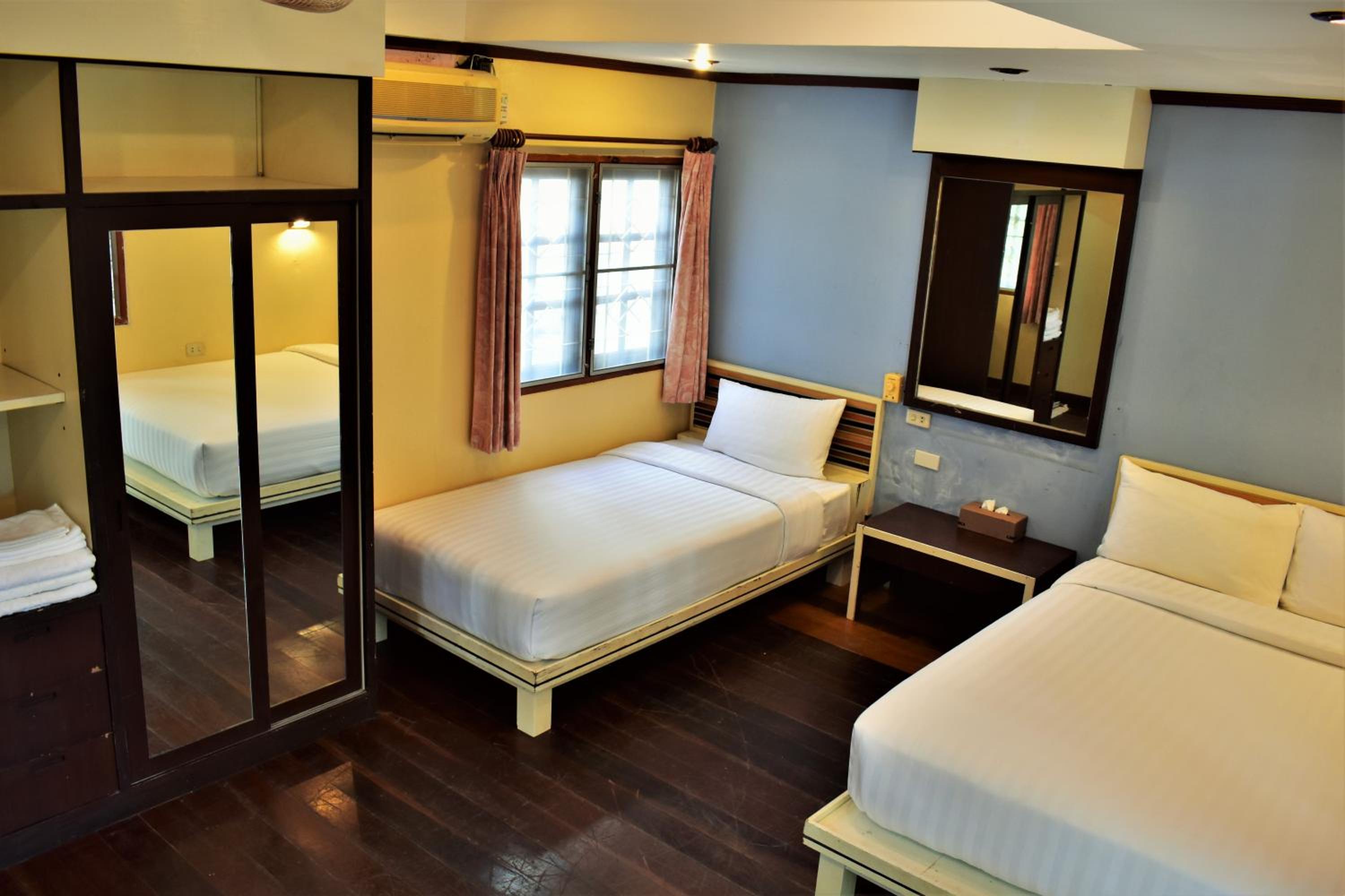 Bungalow, 1 Double and 1 Single Bed