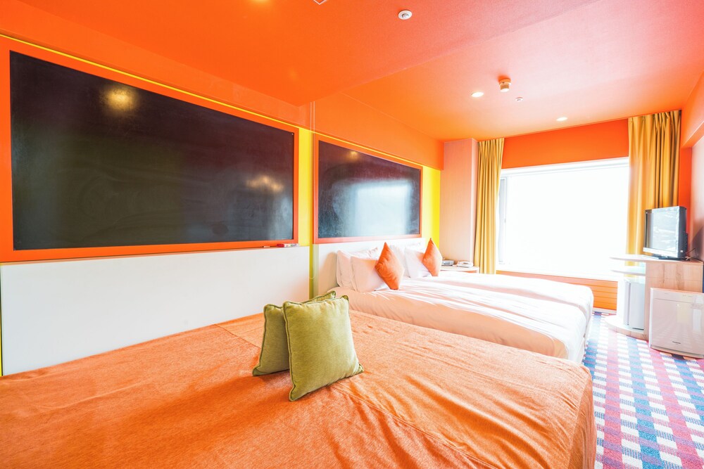 Family, Twin Beds, Riverside, 2 Sofa, Wing 6