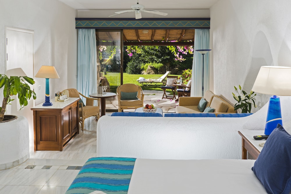 Coral Beach Hotel and Resort 41/95