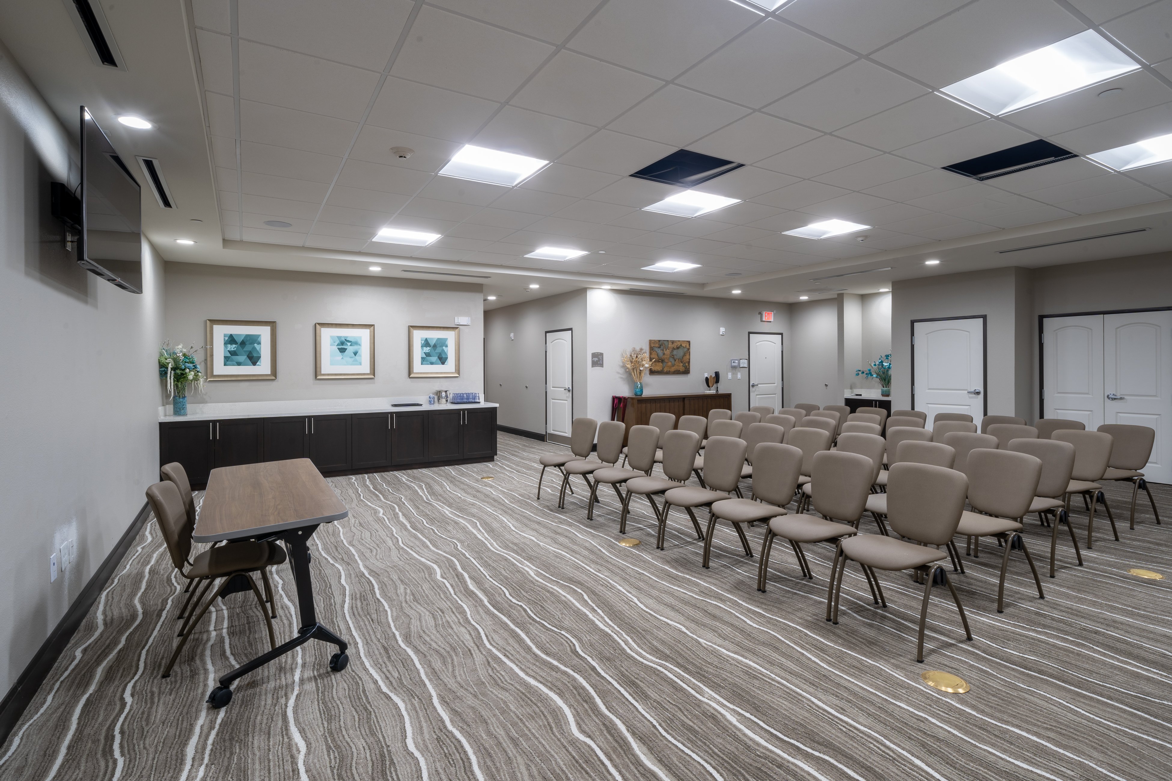 Staybridge Suites Houston East - Baytown 67/76