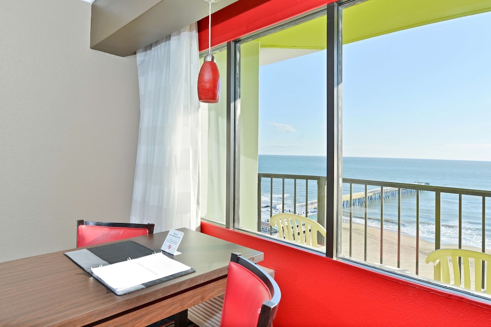 Sandcastle Resort On The Beach 22/48