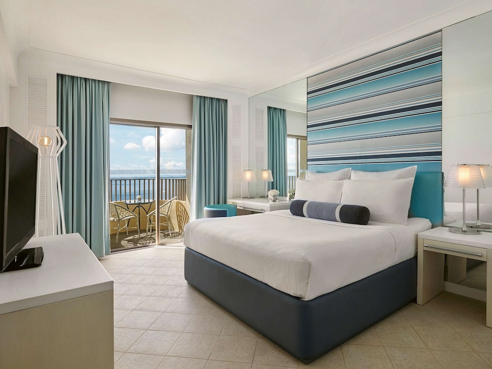 DELUXE, KING BED, SEA VIEW