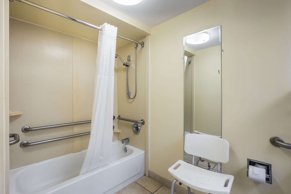 Quality Inn Albany 14/42