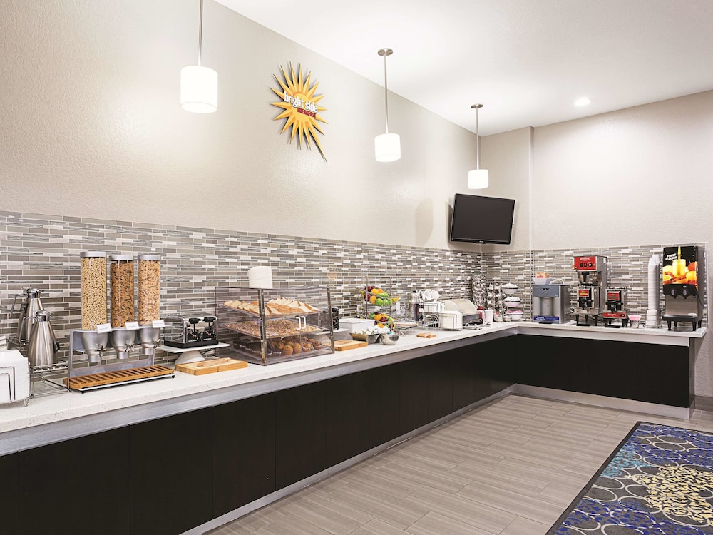 La Quinta Inn & Suites by Wyndham San Antonio Northwest 42/62