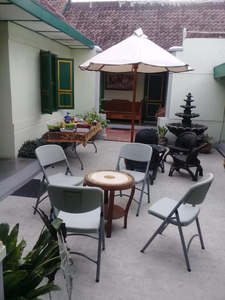Pamularsih Homestay 40/44