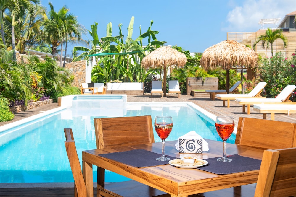 Naboo Resort & Dive Center - Adults Only 40/50