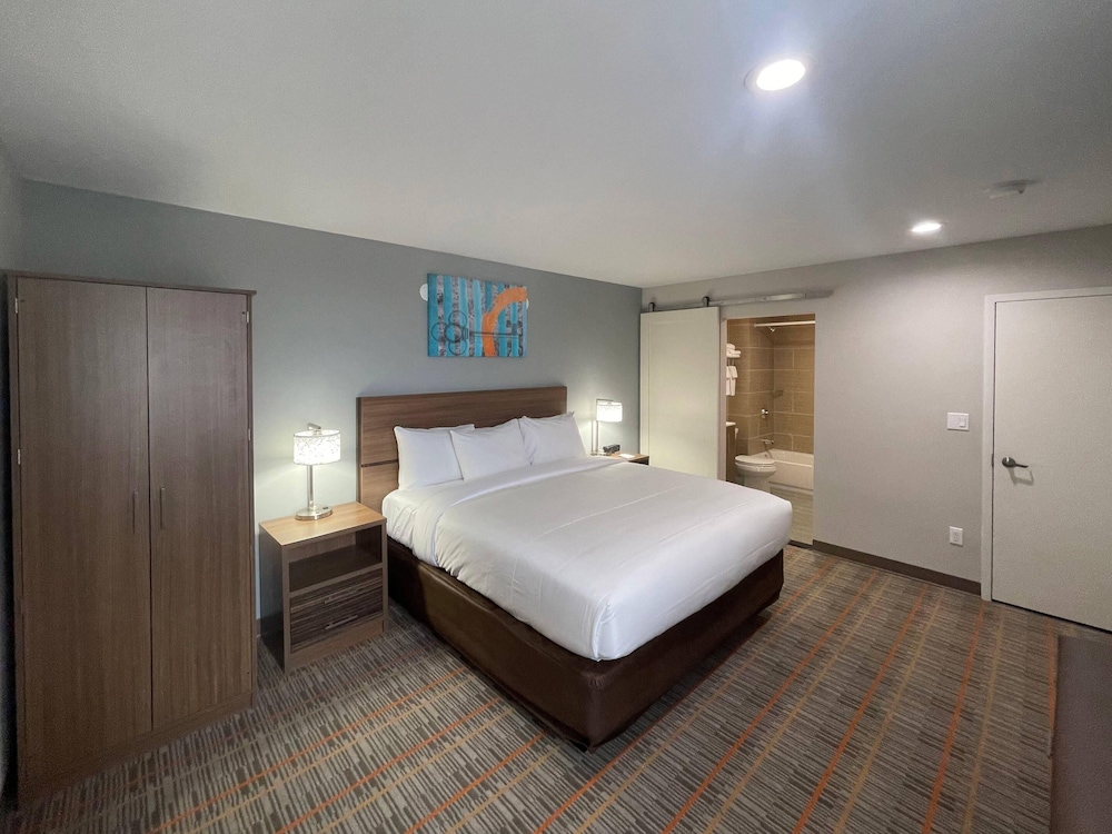 MainStay Suites Bronx - Belmont 16/61