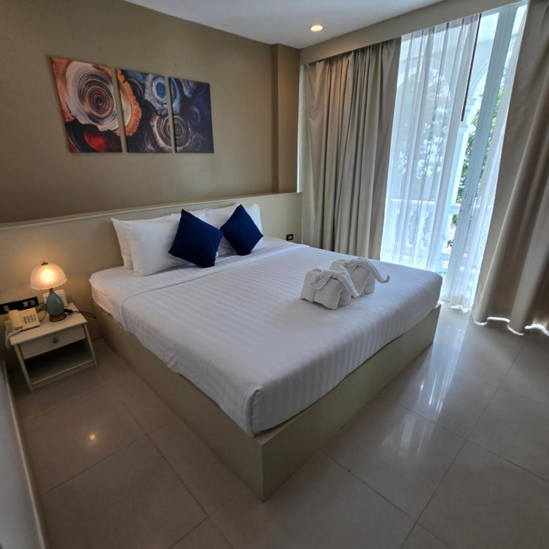 غرفة سوبيريور بسرير مزدوج أو سريرين منفصلين بإطلالة على البحر بشرفة، MODERN LIVING HOTEL 4/10