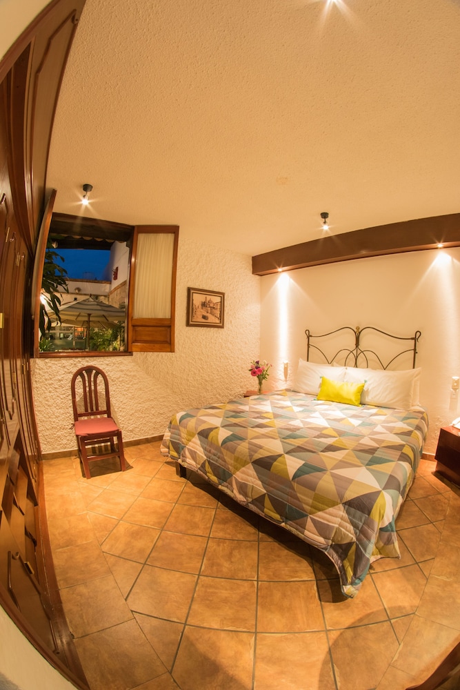 Meson de Los Remedios Hotel 18/56