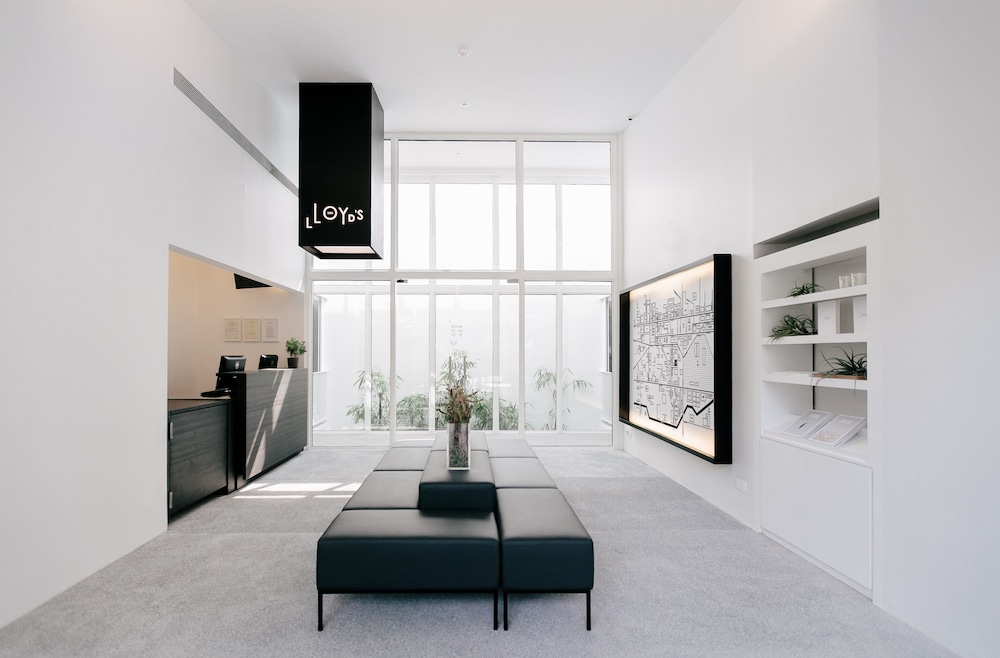 Lloyd Apos S Inn 50/60
