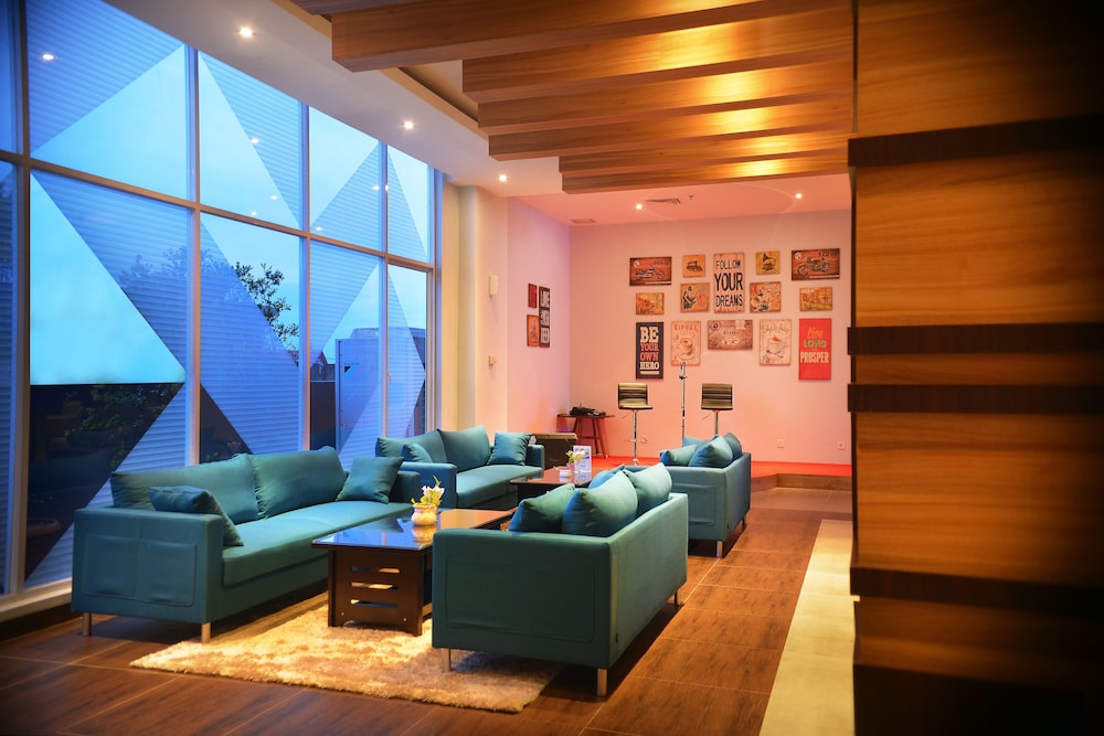 Ayola First Point Hotel Pekanbaru 26/48