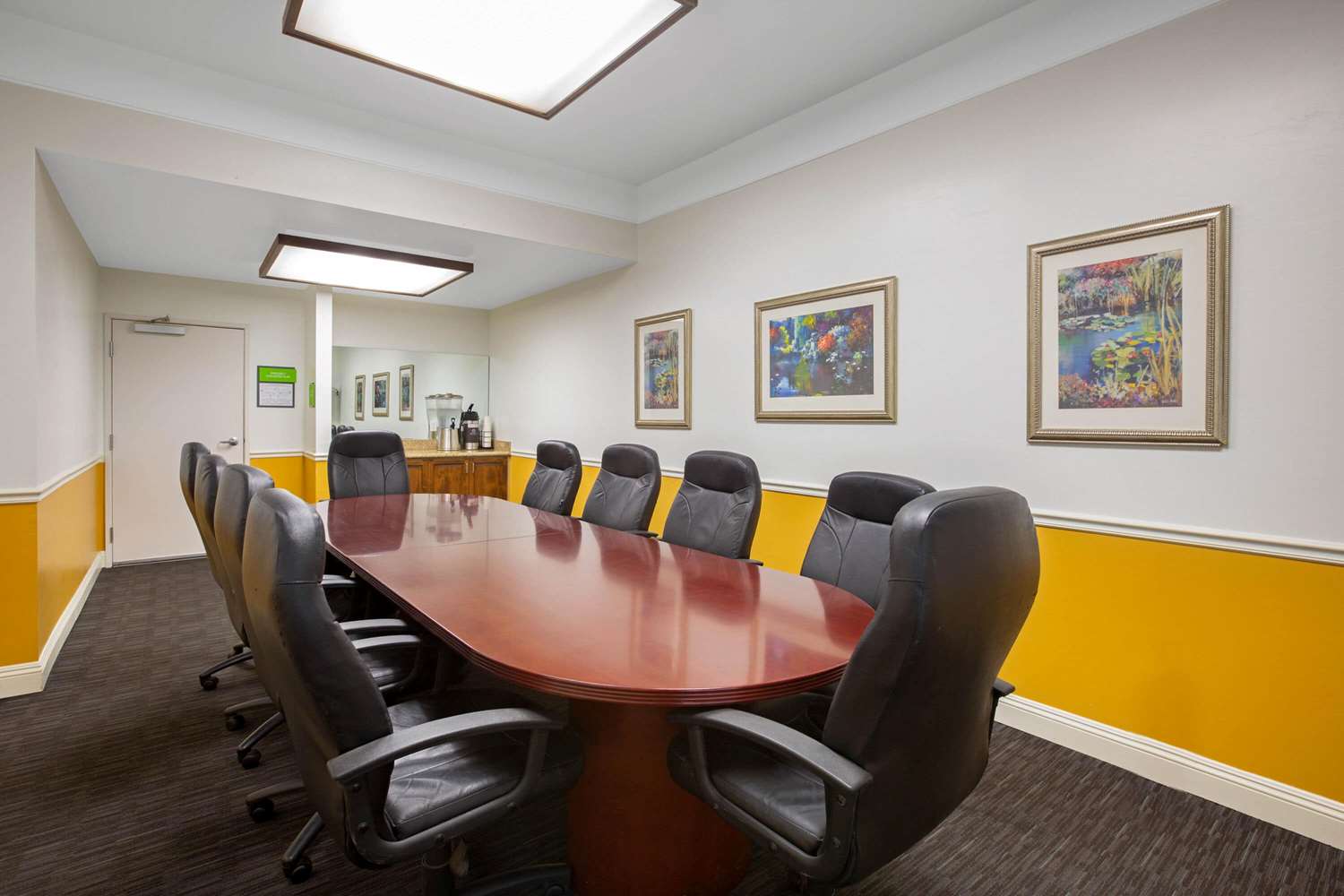 La Quinta Inn & Suites by Wyndham Visalia/Sequoia Gateway 48/60