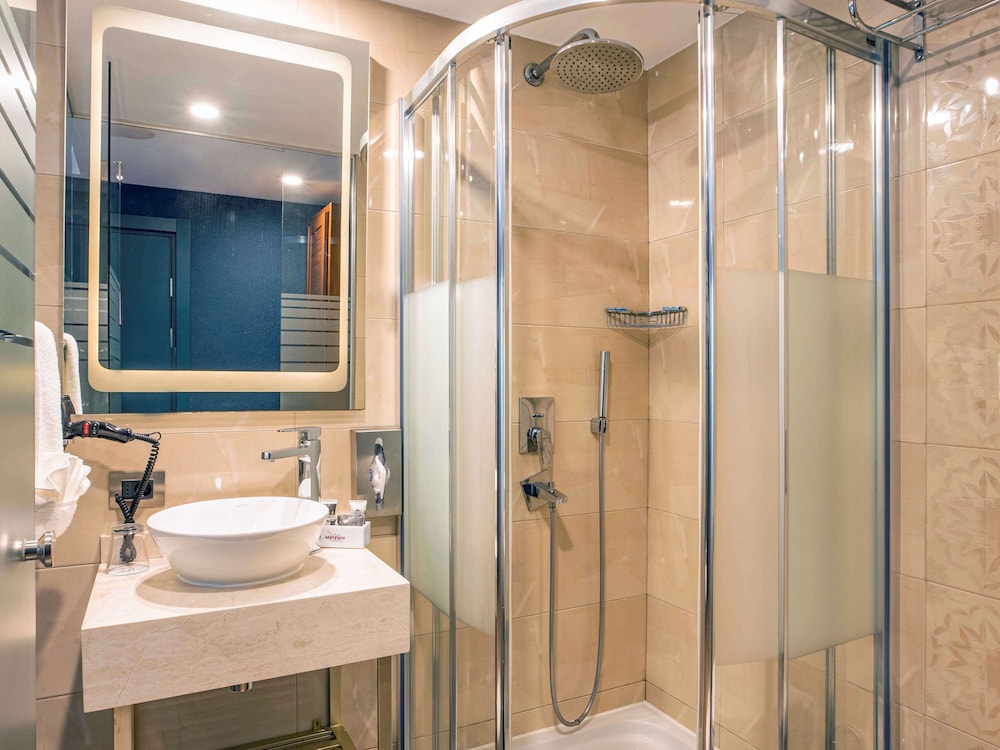 Mercure Istanbul Bakirkoy Hotel 11/73