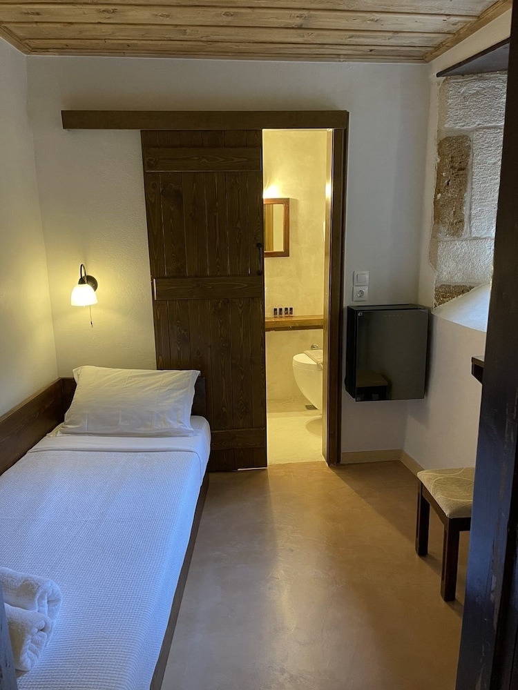Captain Vasilis Hotel 10/56