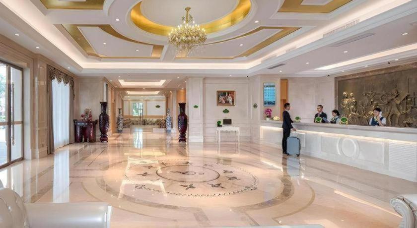 Vienna Hotel (Huizhoushi Lilin North Station) 10/58