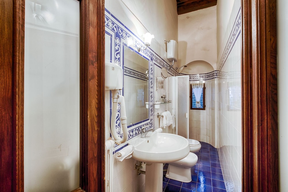 Villa Campestri Olive Oil Resort 44/48