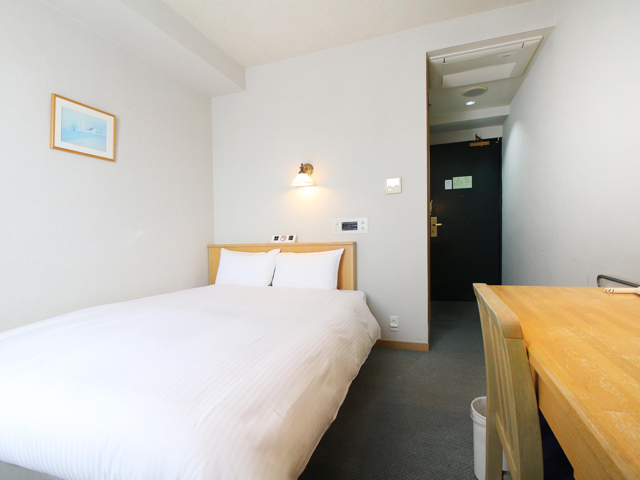 ROOM, DOUBLE BED