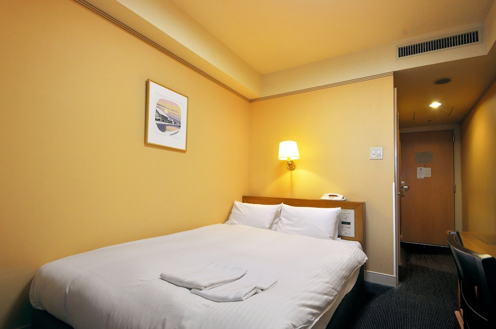 SEMI ROOM, SEMI DOUBLE BED