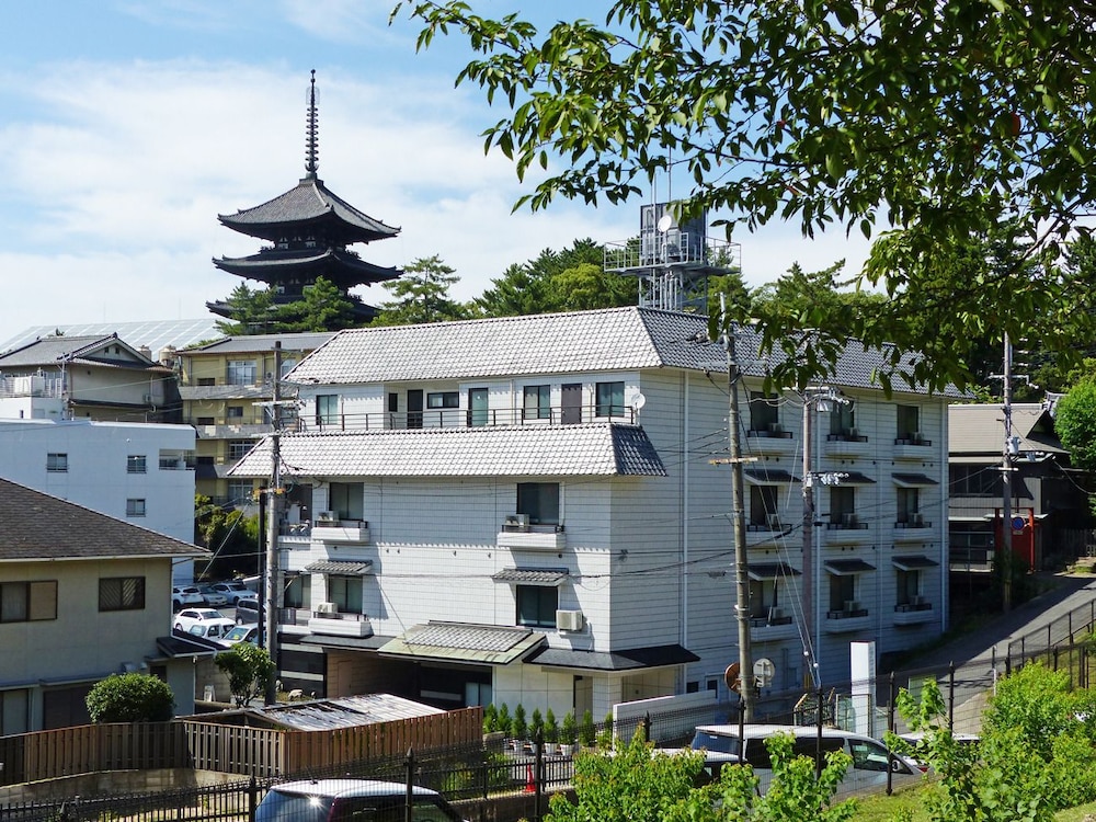 Pagoda Hotel (Ex. Cube Hotel) 3/64