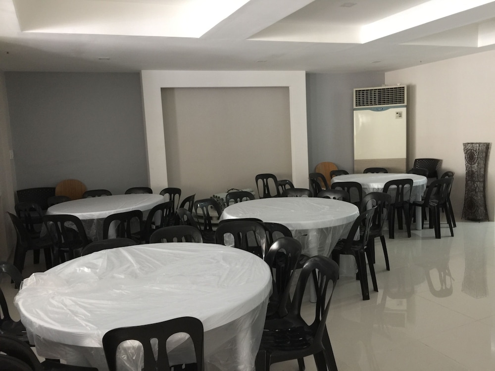Sampaguita Suites Plaza Garcia 19/20