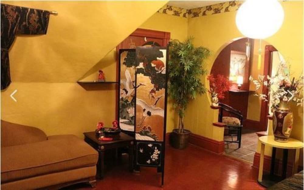 Central West end Bed and Breakfast 25/37