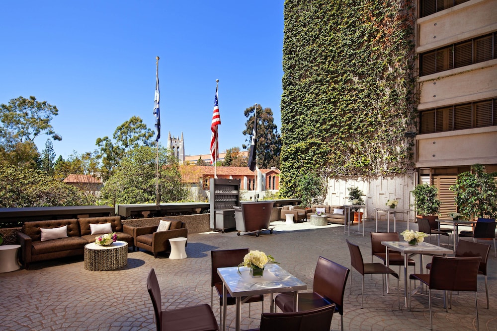 W Los Angeles West Beverly Hills 68/82