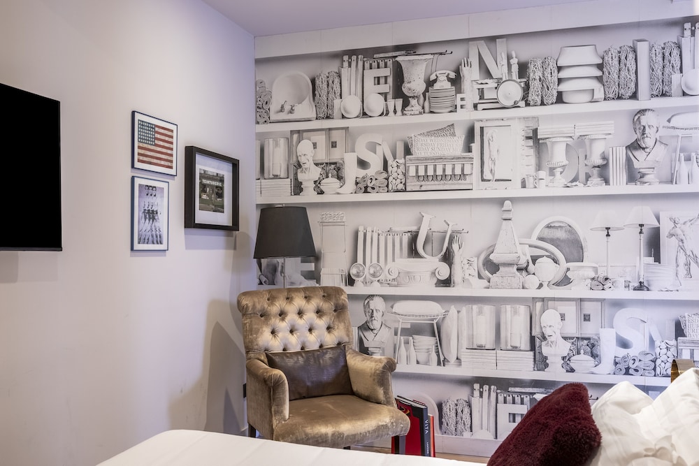 DownTown Boutique House - CA Domus Collection 27/37