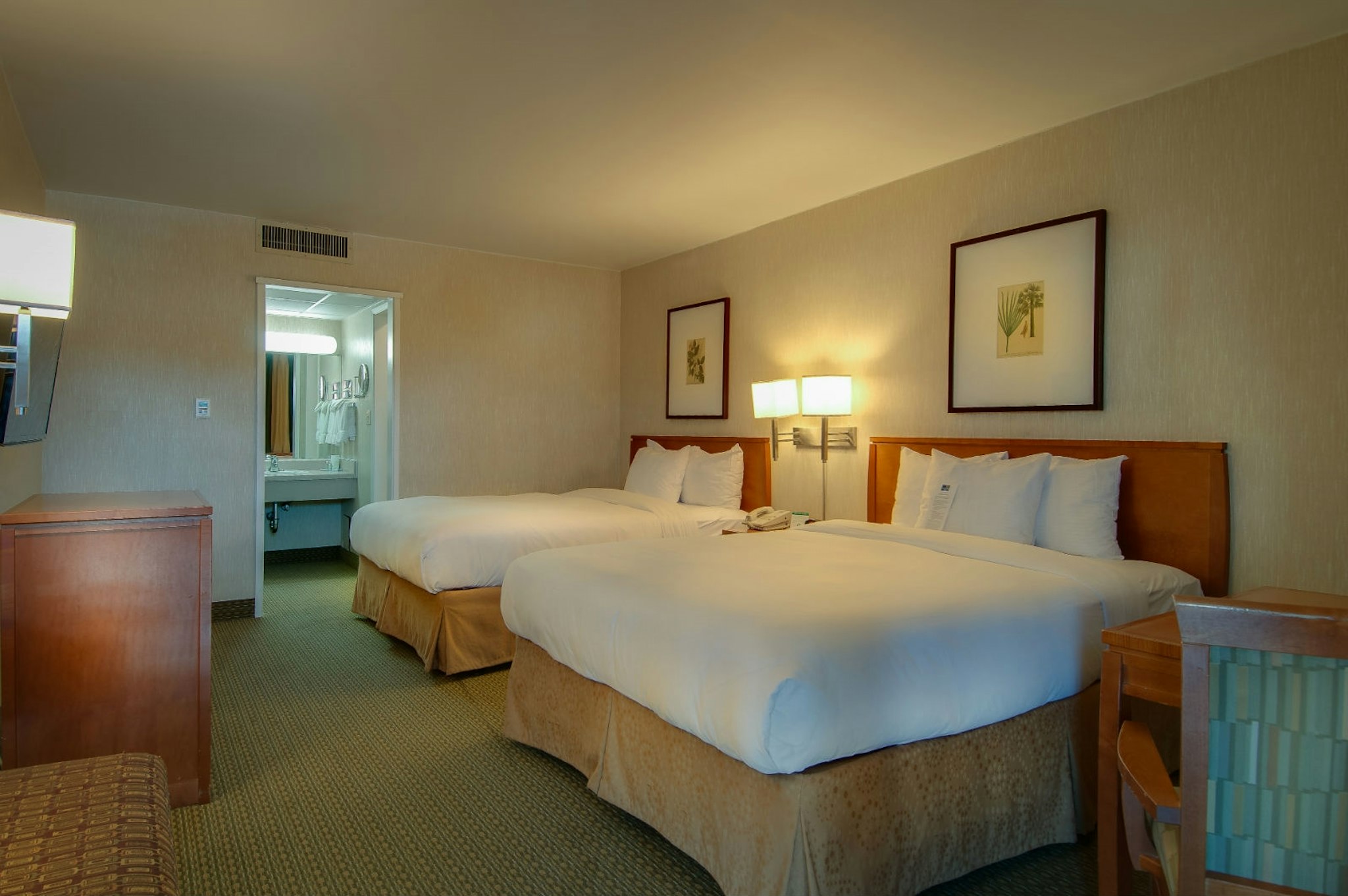 Vagabond Inn Glendale 14/28