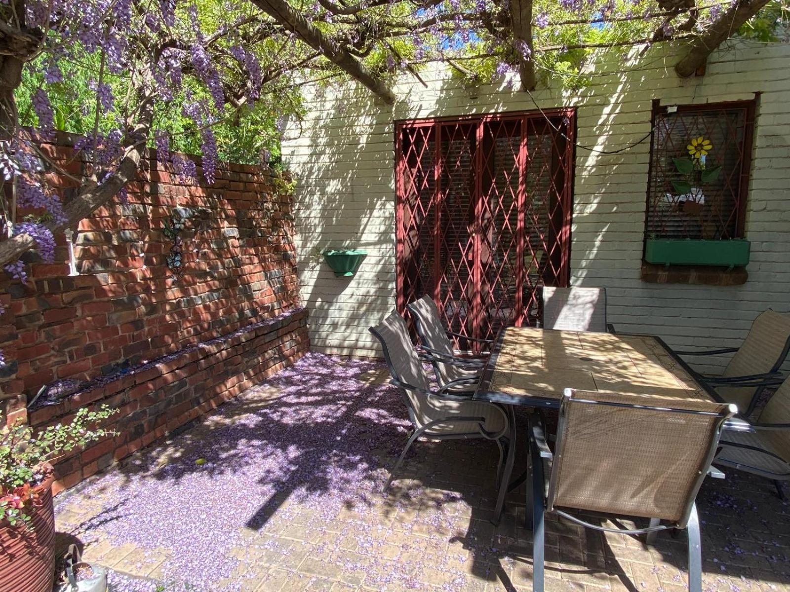Aloe Guest Rooms 18/24