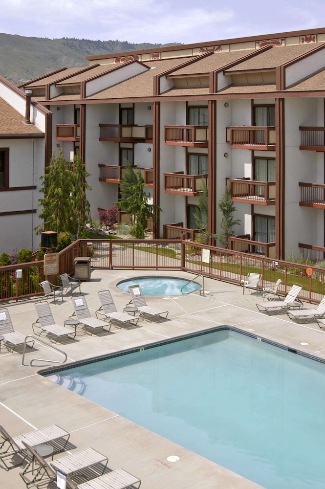 Red Lion Hotel Wenatchee City Center 3/28