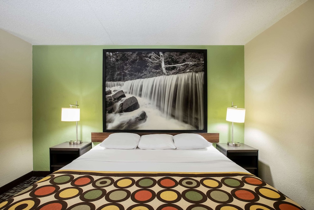 Spark by Hilton Wichita East 15/38