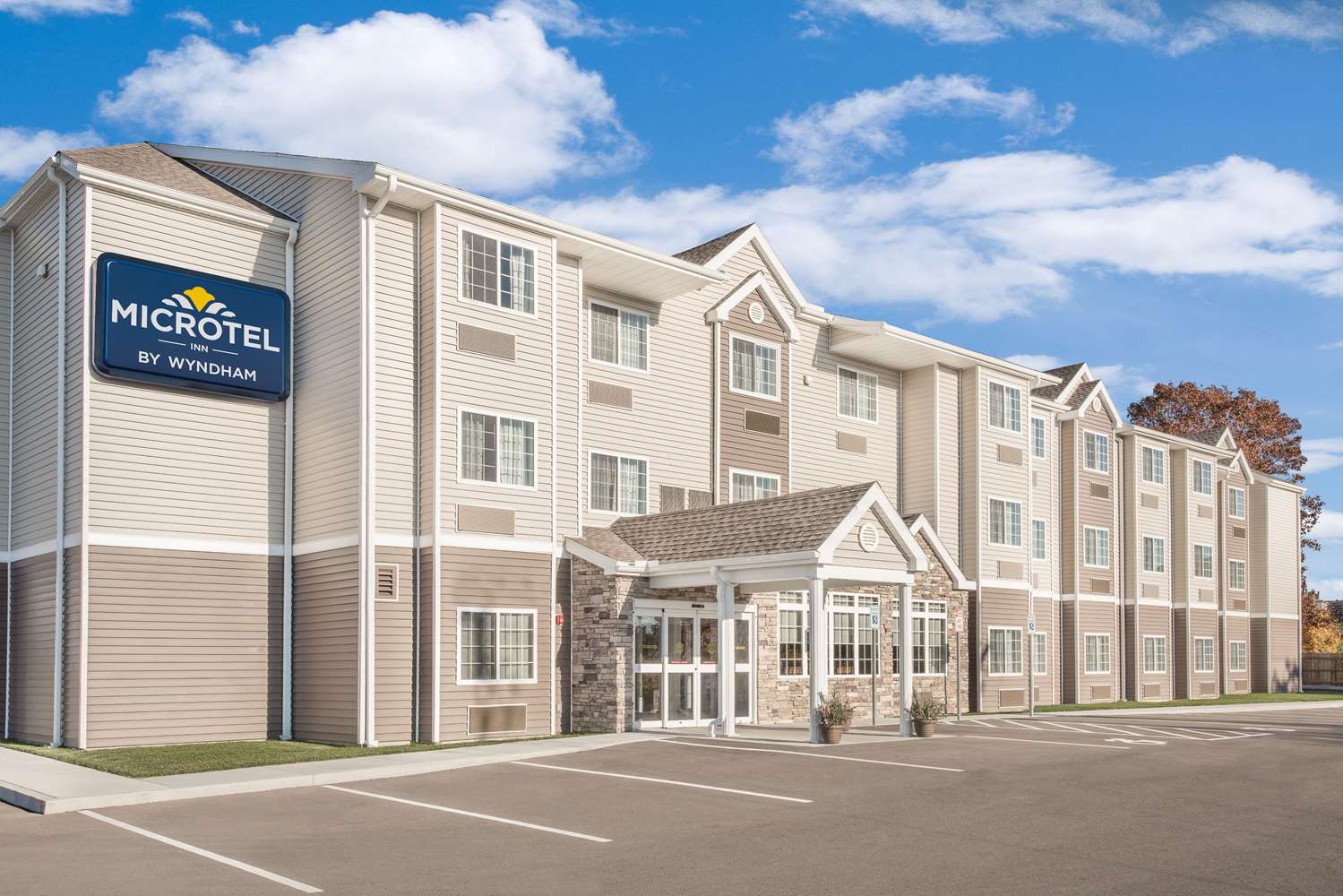 Microtel Inn And Suites By Wyndham Binghamton 32/34