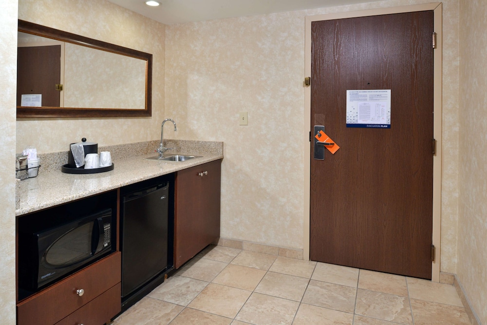 Hampton Inn Wytheville 8/53