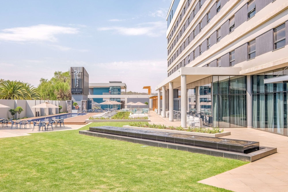 Radisson Hotel & Convention Centre Johannesburg, O.R. Tambo 47/50