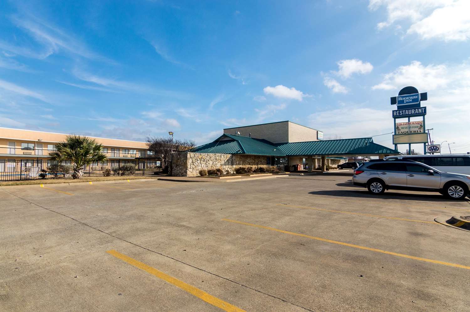 Rodeway Inn Arlington Entertainment District Area 35/41