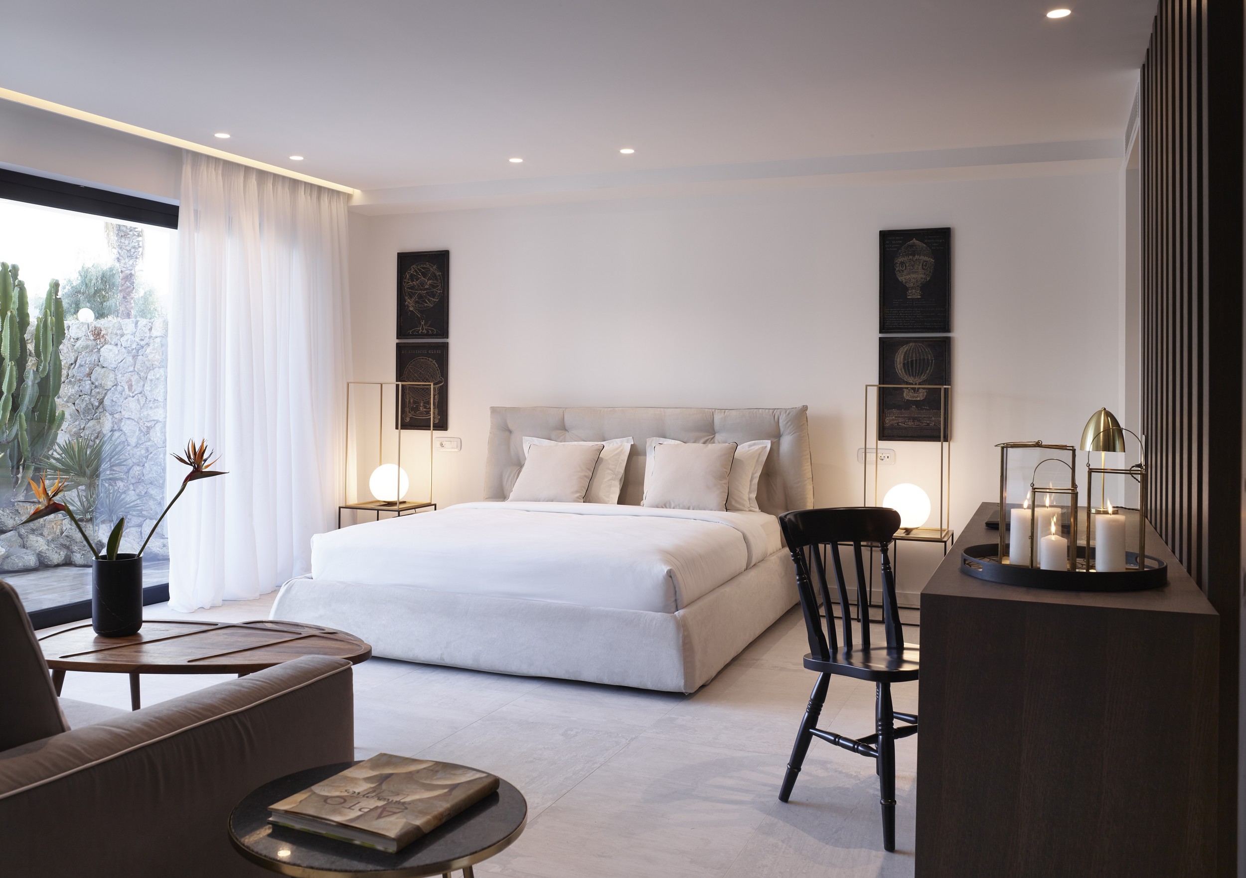MASTER, SUITE, SEA VIEW, OUTDOOR JETTED TUB